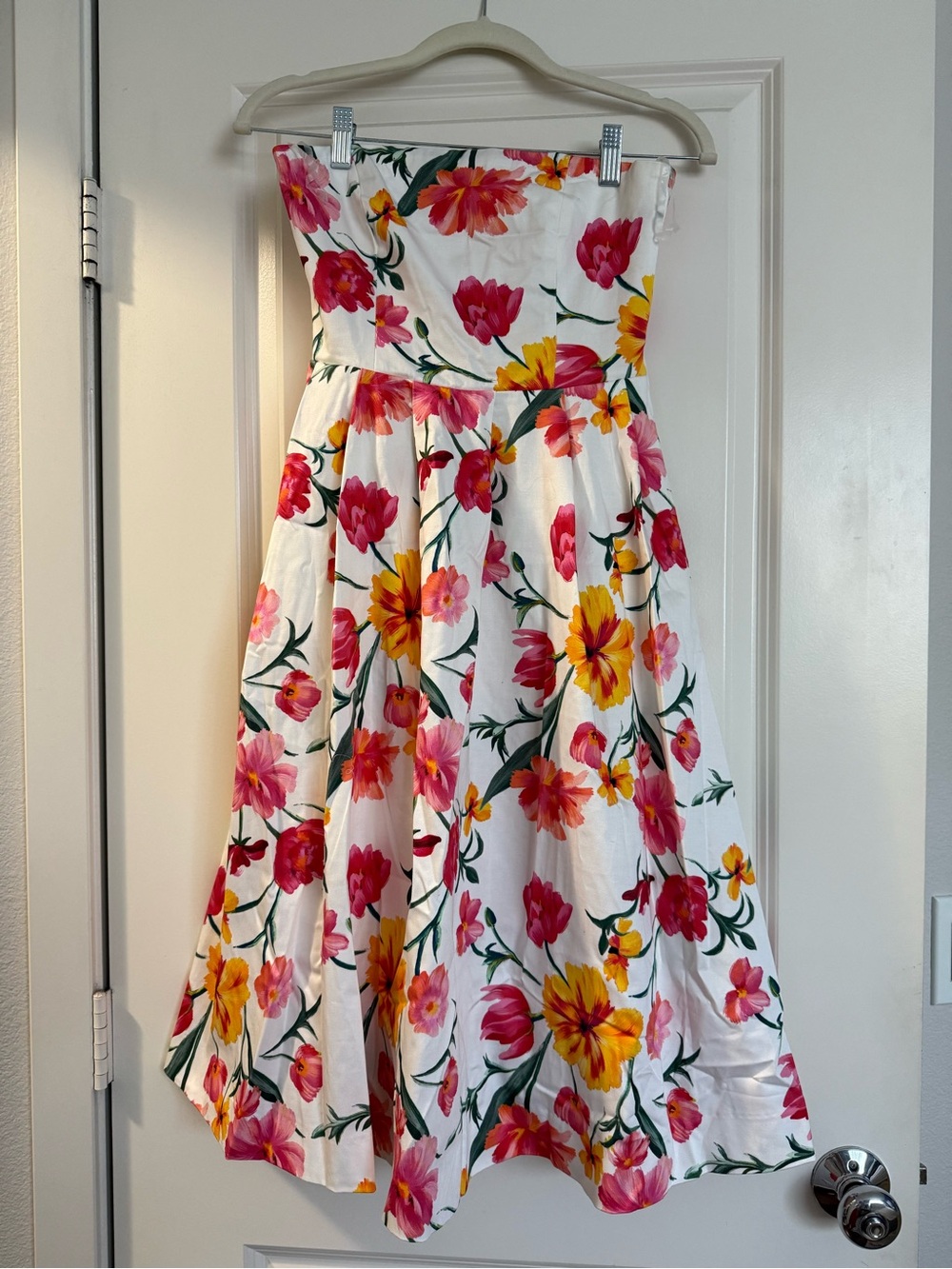 Floral White Midi Dress with Detachable Straps – European Brand, 97% Cotton.